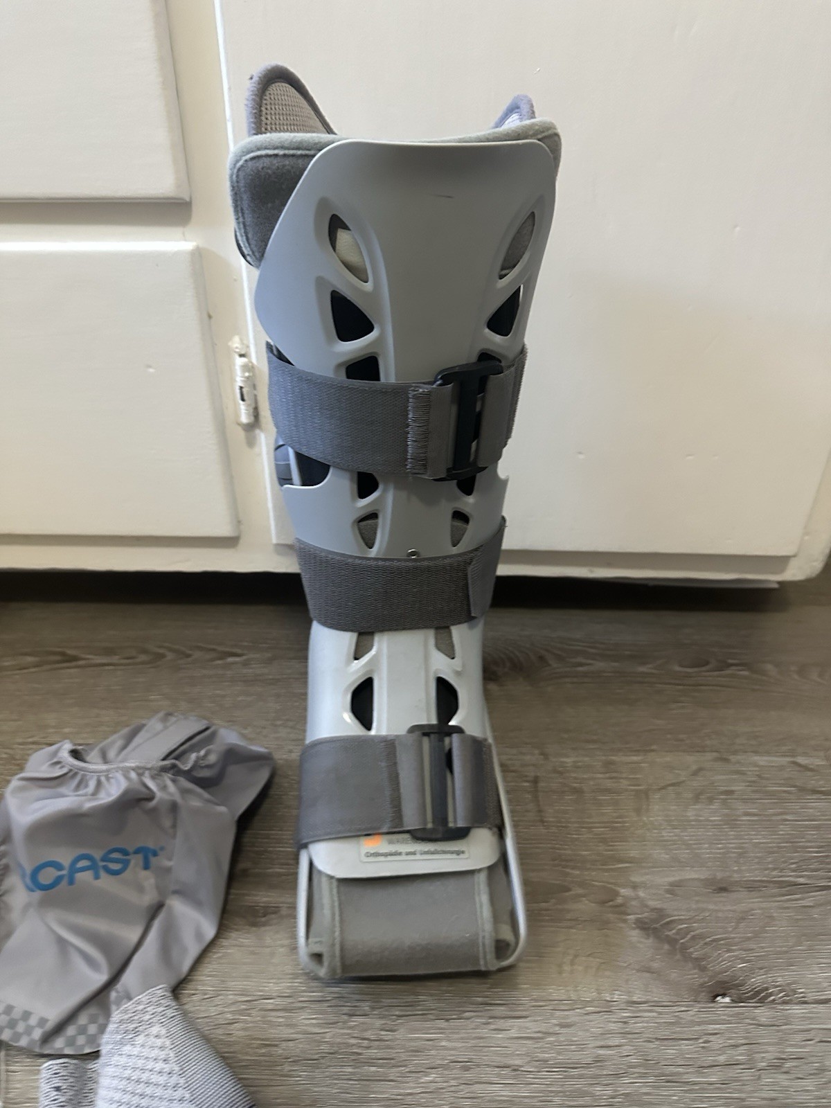 Aircast AirSelect Walker Boot Gray Size Large with Pump & Accessories