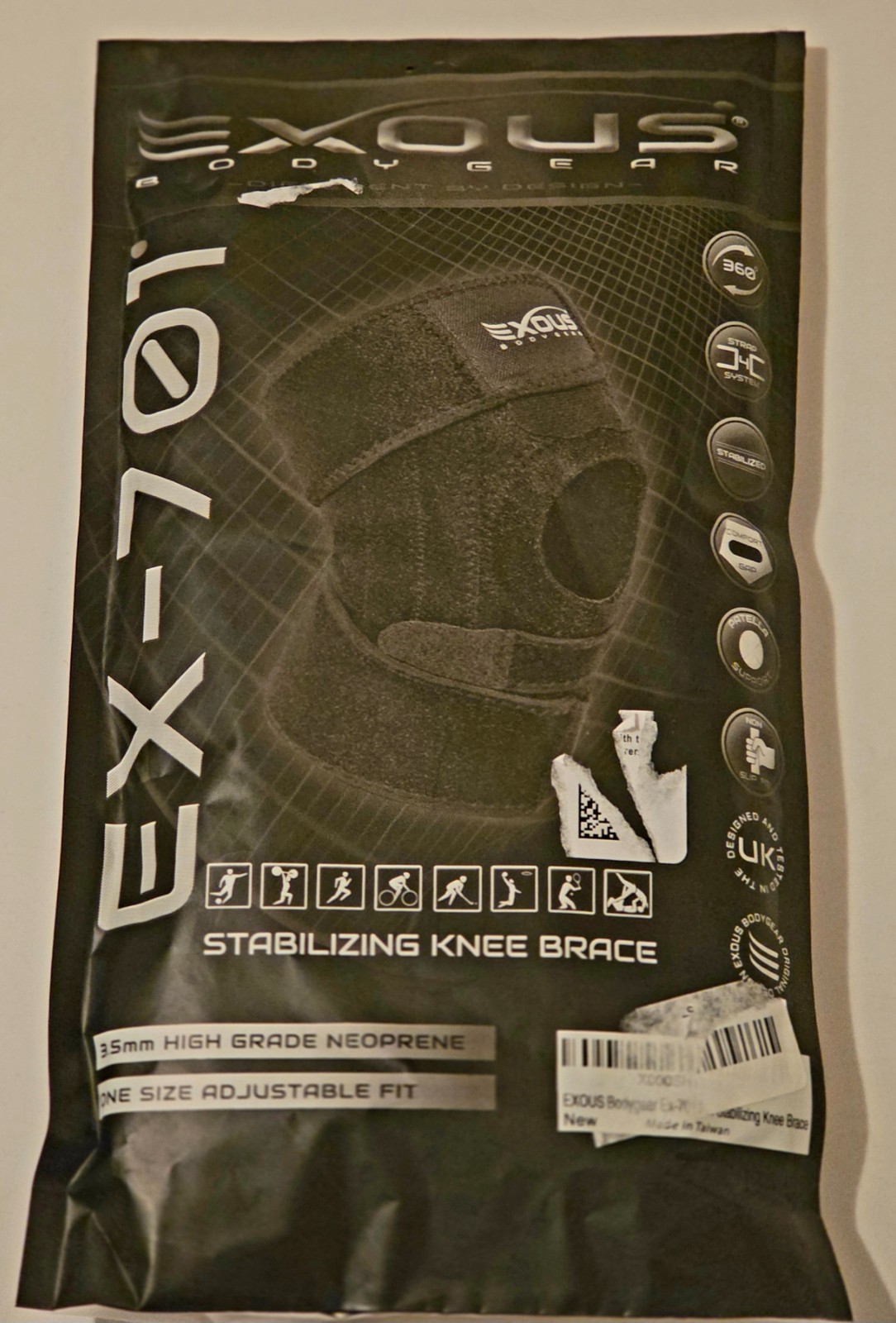 EX-701 Stabilizing Knee Brace, one size, adjustable