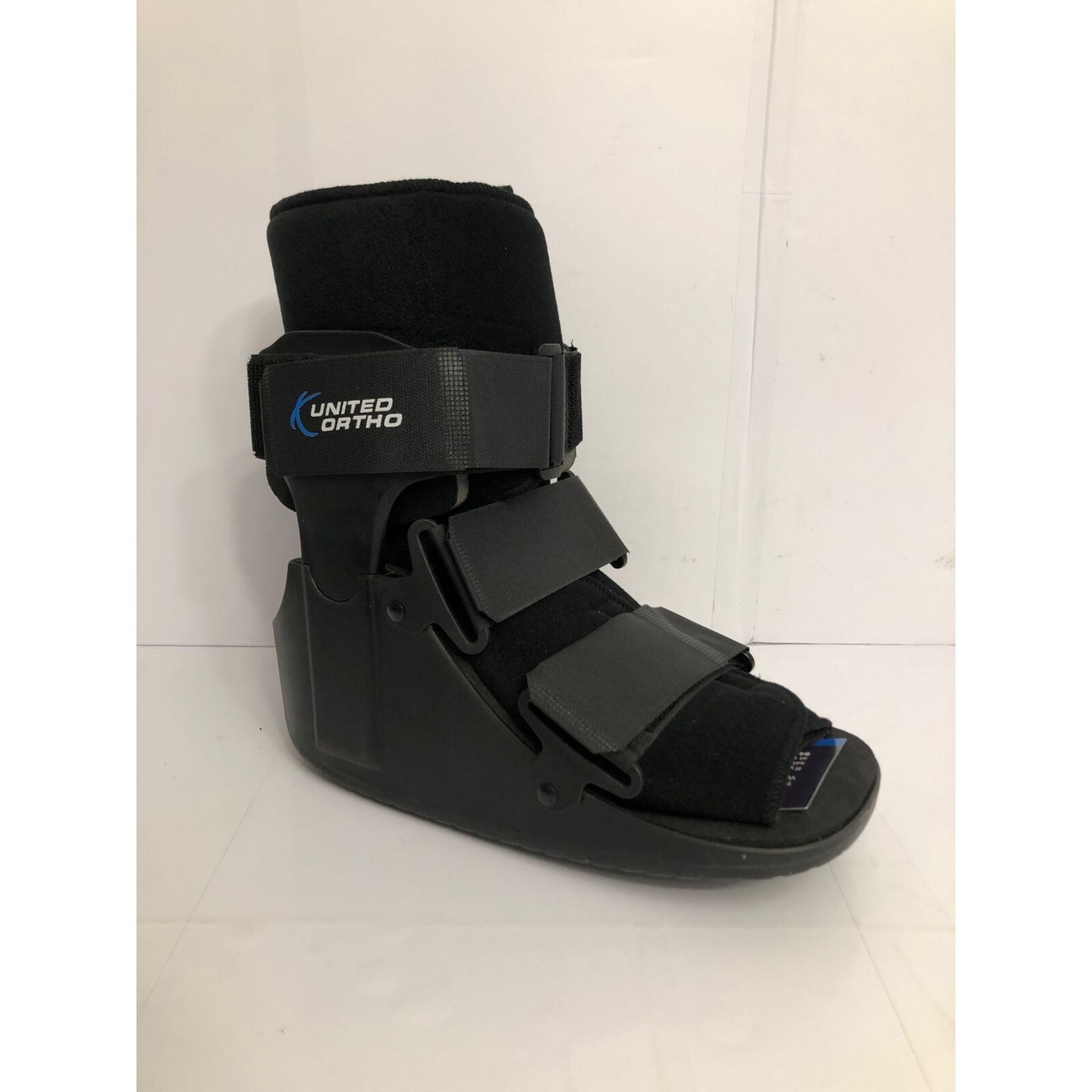 United Ortho Short Cam Walker Fracture Boot Small Black Left Or Right Unisex