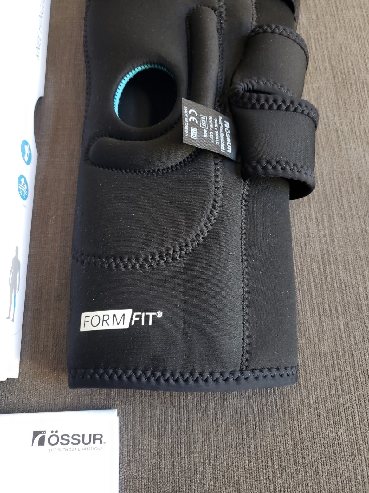 Ossur Form Fit Hinged Pull-On Lateral Left Knee J Brace Size Small – OPEN BOX
