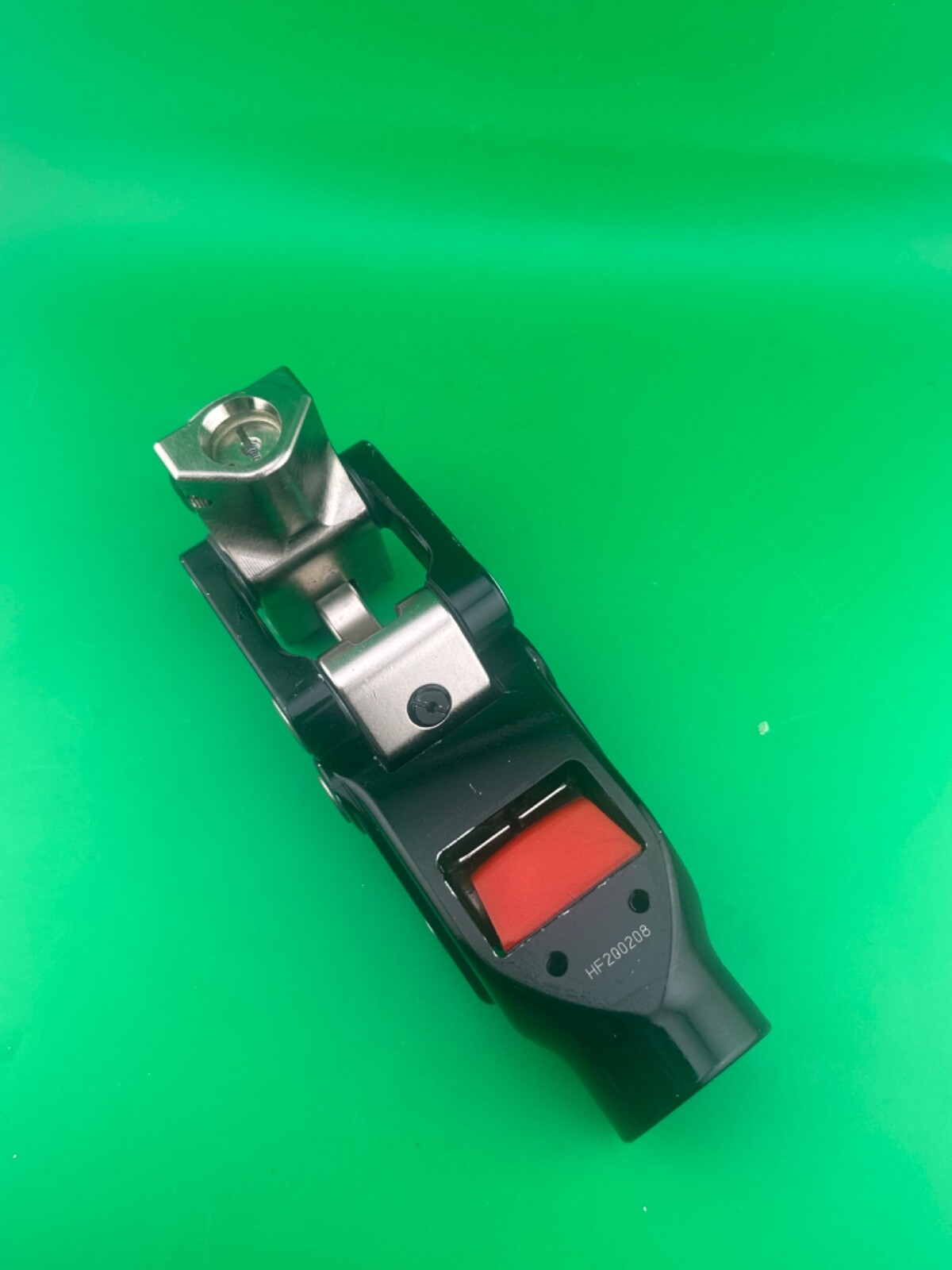 Ossur 1900 prosthetic knee. Excellent condition.