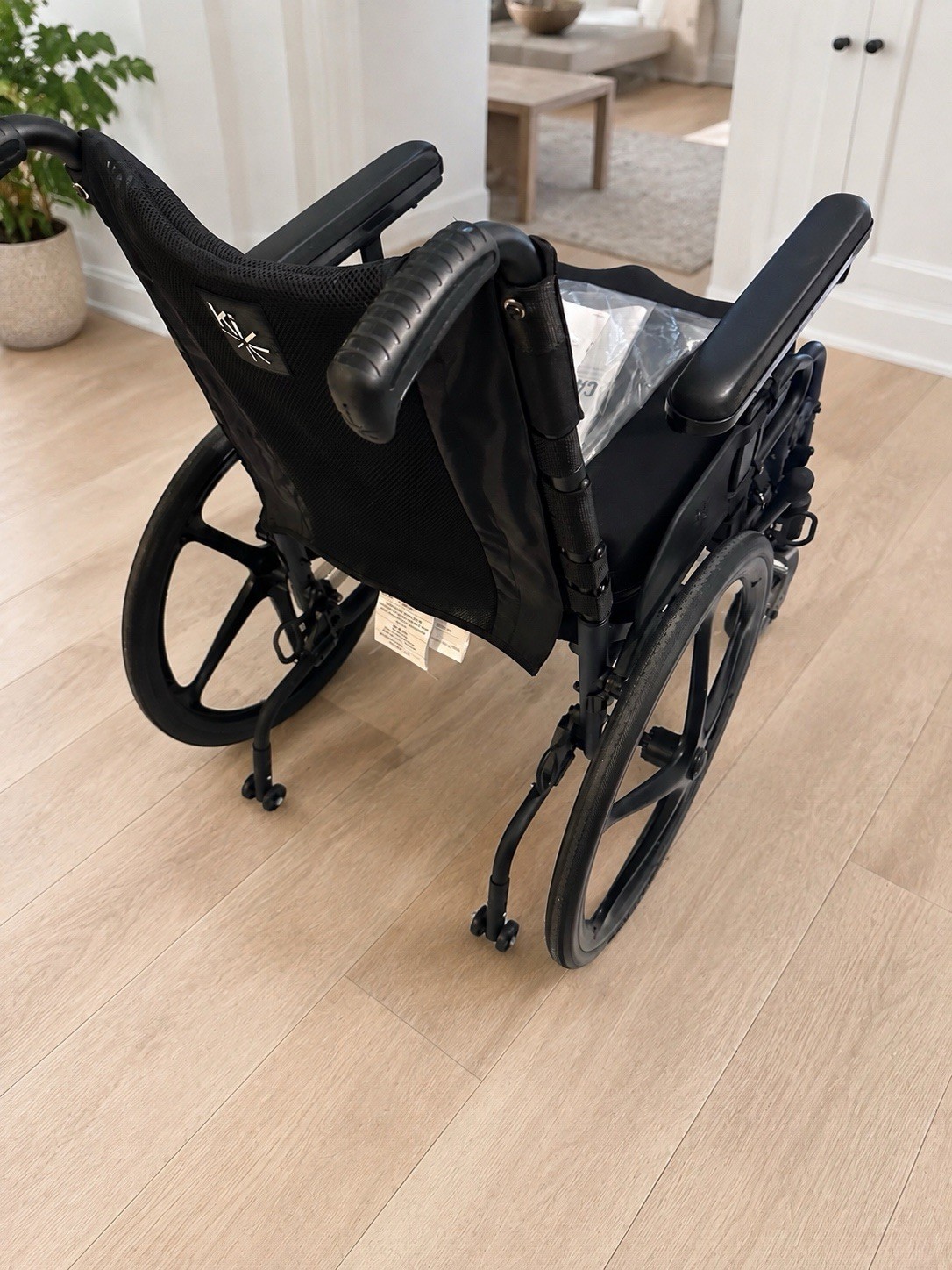 Catalyst 5 Wheel Chair Ultra Light Axiom SP Cushion & accessories .
