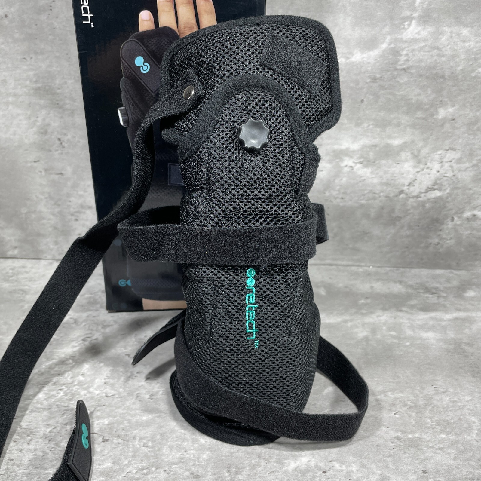New Open Box – CORETECH 916 Left/Right Universal Wrist Brace/Splint – Black