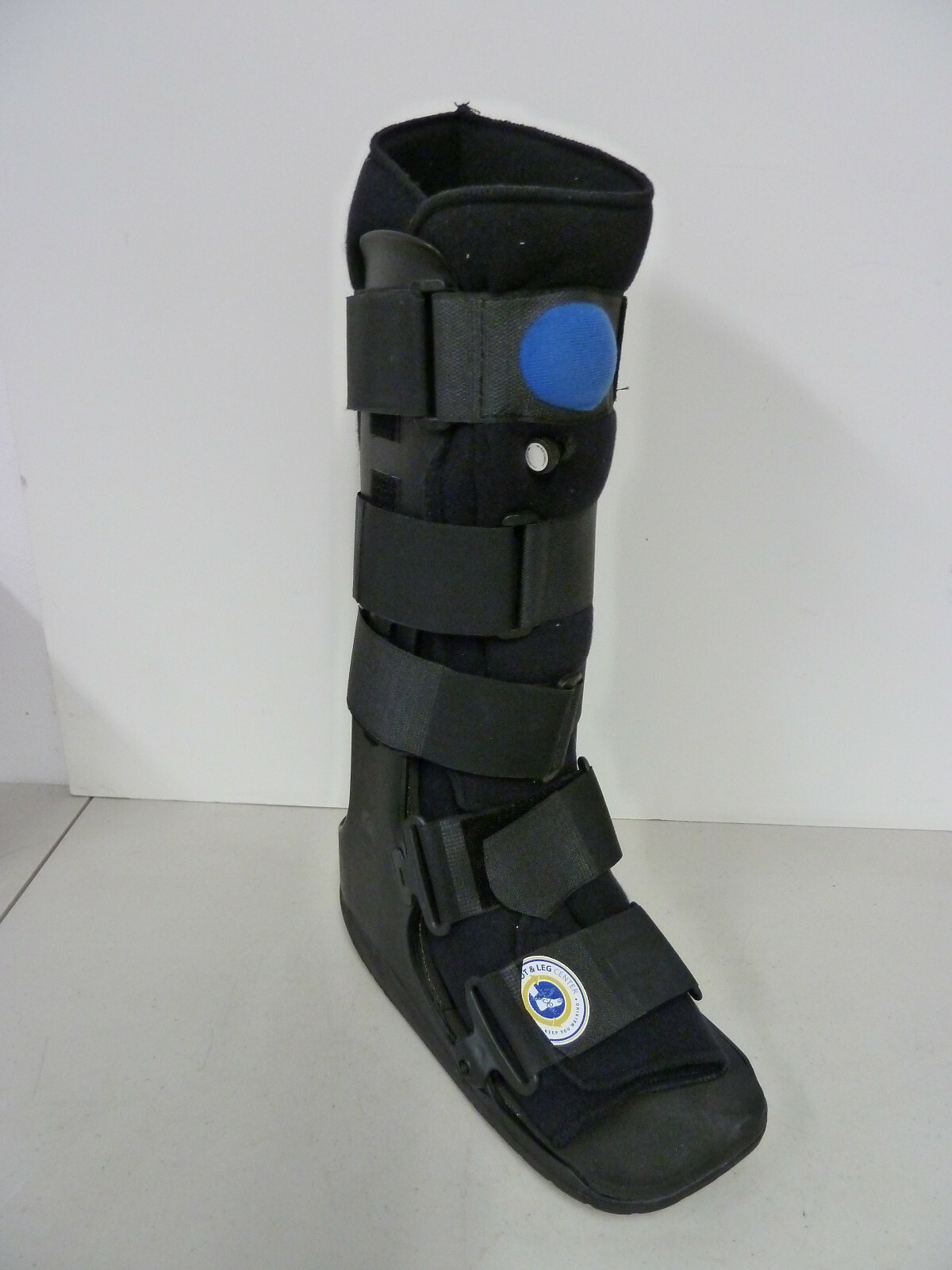 High Top Ossur Walker Boot Size Medium Hightop