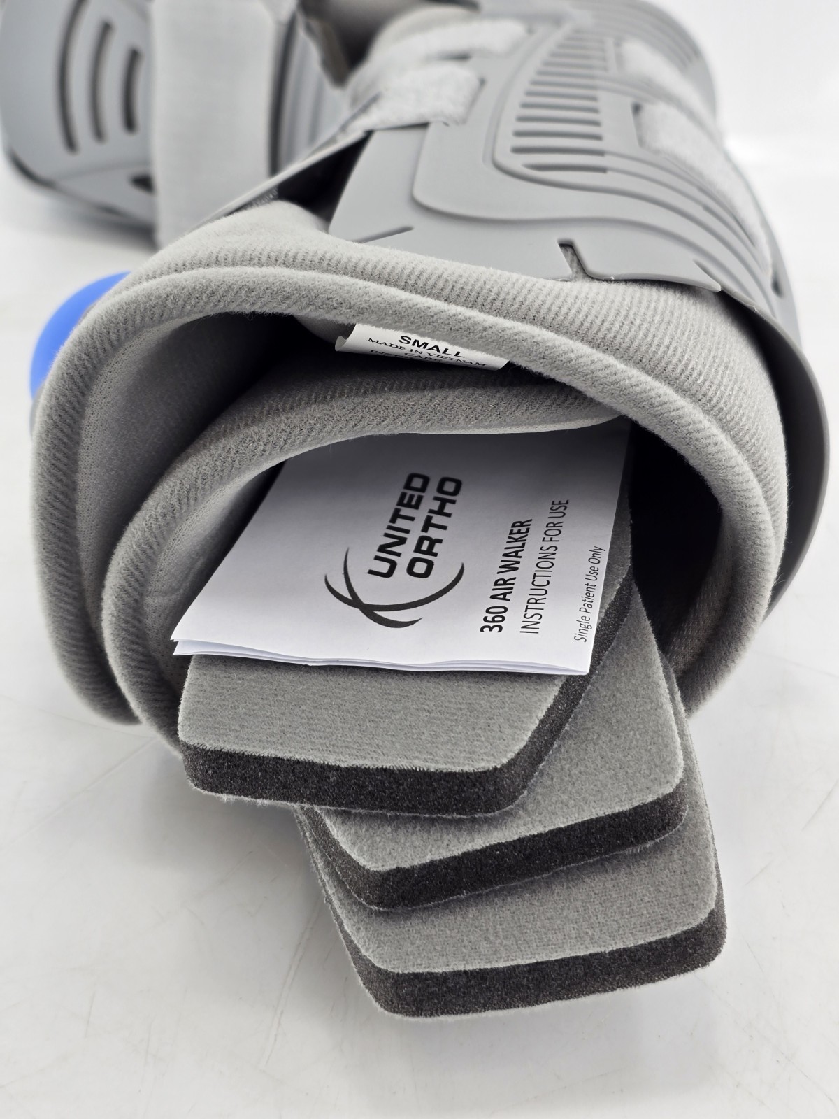 United Ortho – USA16103 – 360 Air Walker – Standard Fracture Boot, Small, Grey