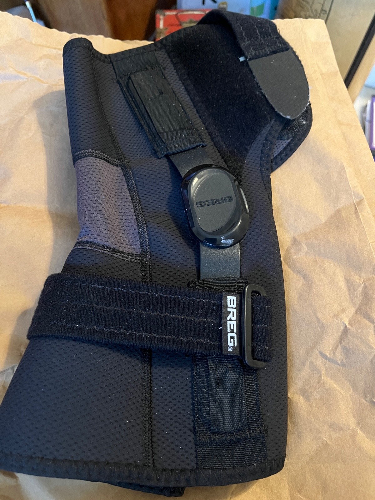 Breg CrossRunner Soft Wraparound Knee Brace with Straps Adjustable