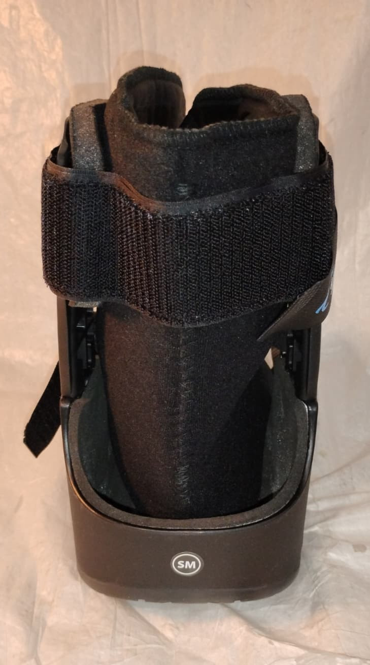 United Ortho USA14013 Short Cam Walker Fracture Boot, Small, Black