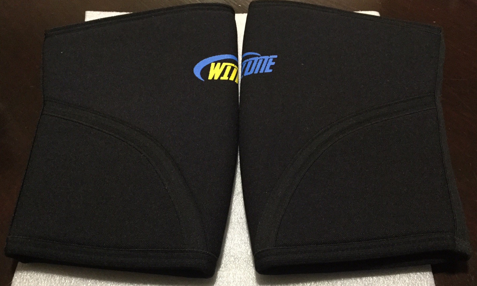 WinZone Authentic Knee Compression Sleeve Brace 7mm Neoprene Unisex Medium New