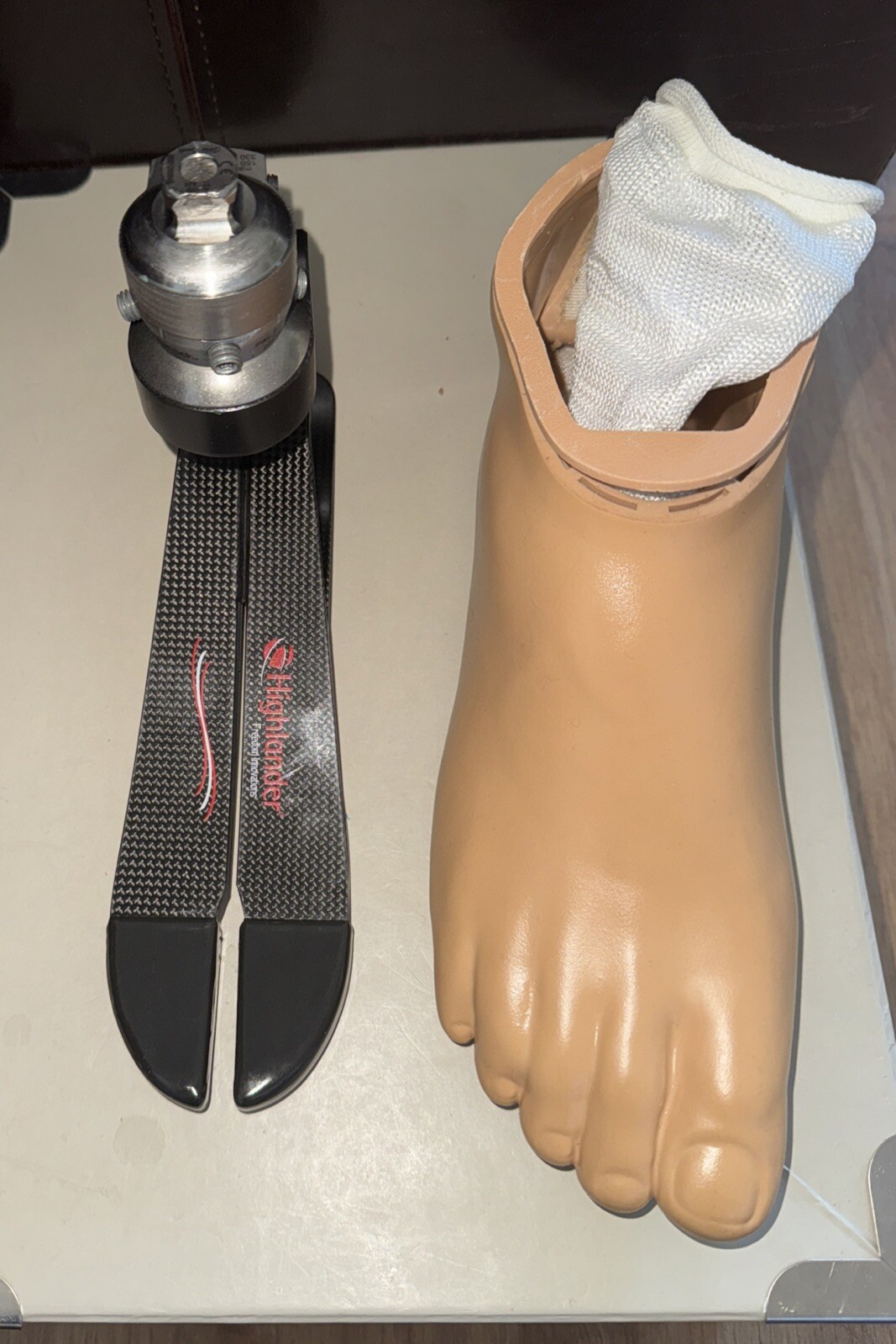 Freedom Innovations /Highlander Prosthesis Foot Size 30 max 150 Kg Right Exhihit