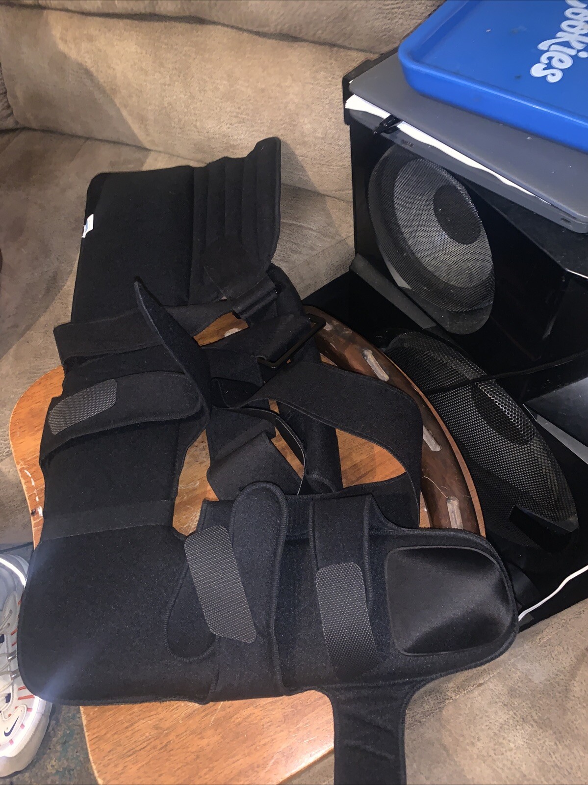 Proline Shoulder Brace, PL-60, Small, has 2 wedges and Shoulder Sling,