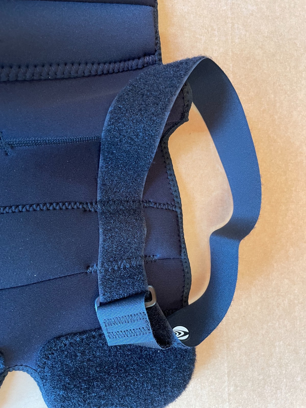 Breg Econ Hinged Knee Brace Large L Wraparound Open Back Black Orthopedic 11214