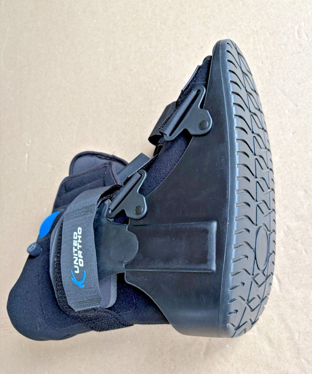 United Ortho Short Air Cam Walker Fracture Boot Size Large Black