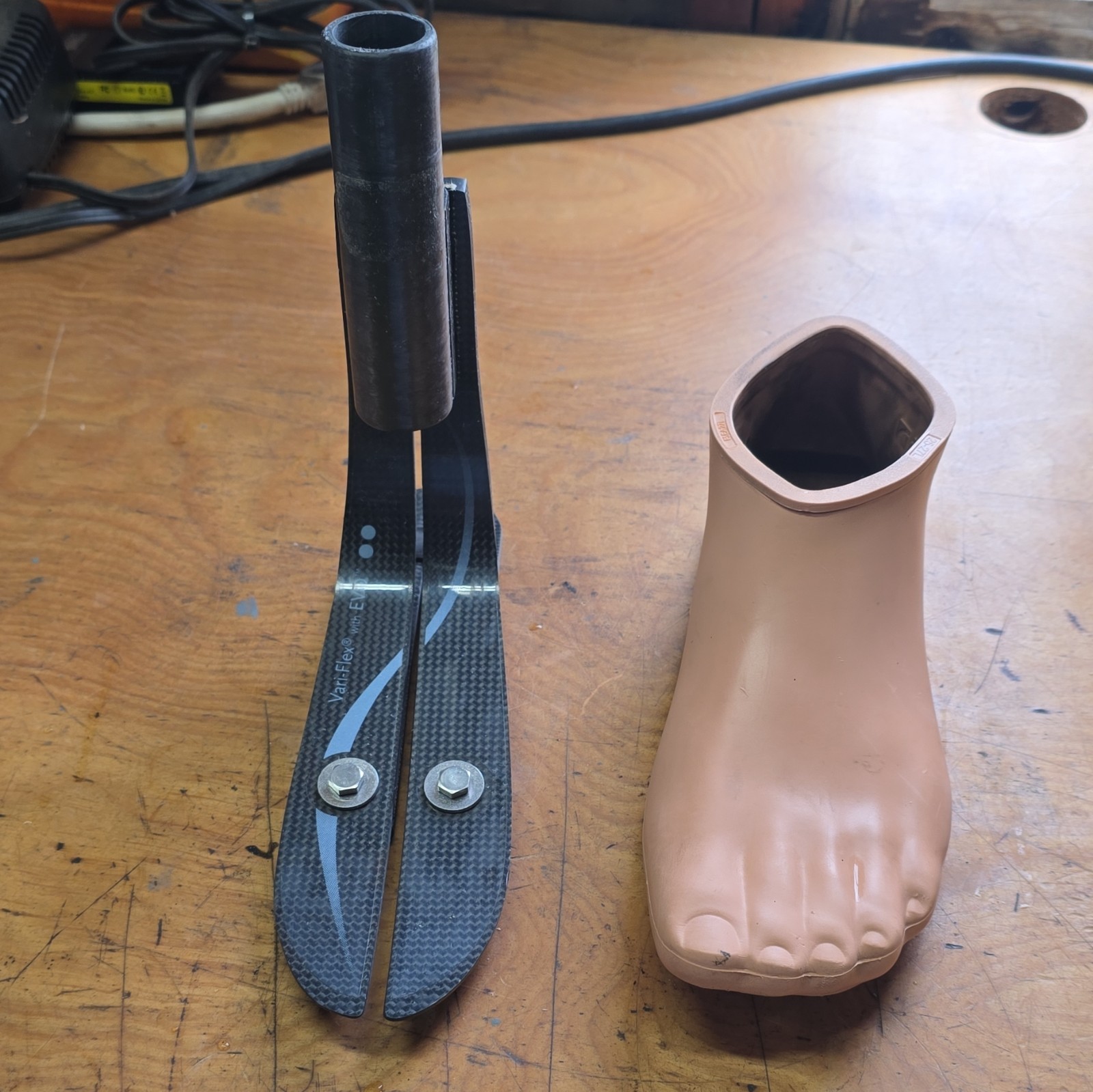 Össur Vari-Flex with EVO Carbon Fiber Prosthetic Foot Size 24 Adjustable