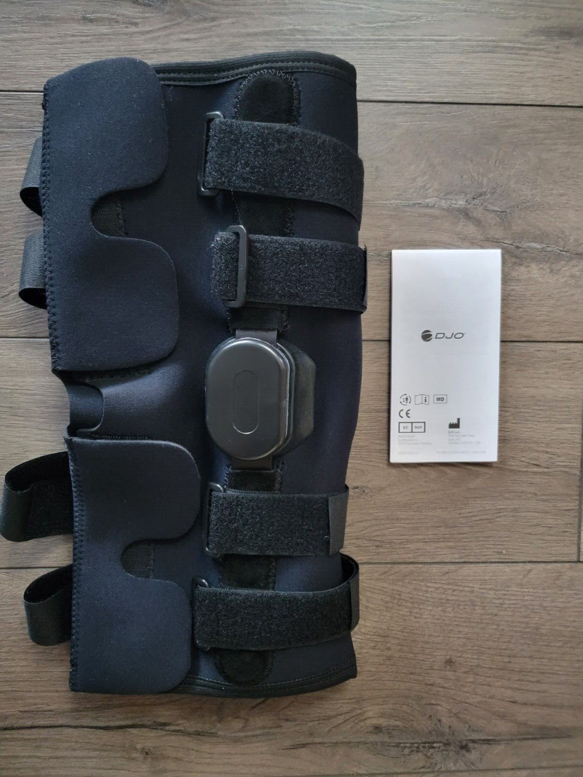 ProCare Action Hinged Knee Wrap 17″ Length X-Large 79-94418 1/8″ Neoprene Black