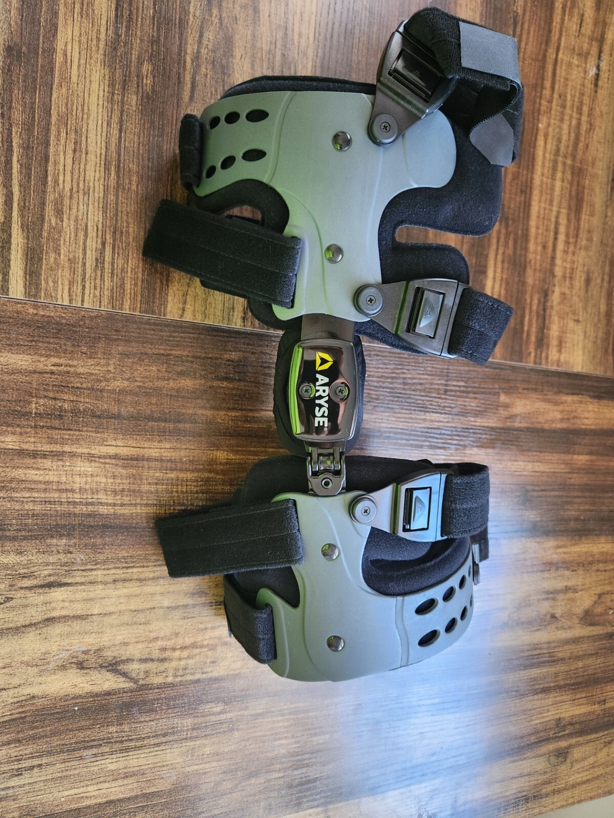 Aryse Premium Knee Brace Large Black – High Support – Sports Injury Relief