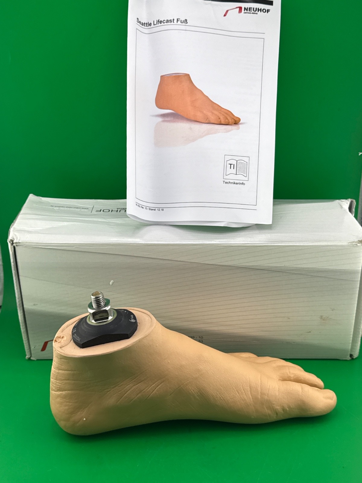 Neuhof dyna prosthetic foot. Great condition. Left. Size 23.