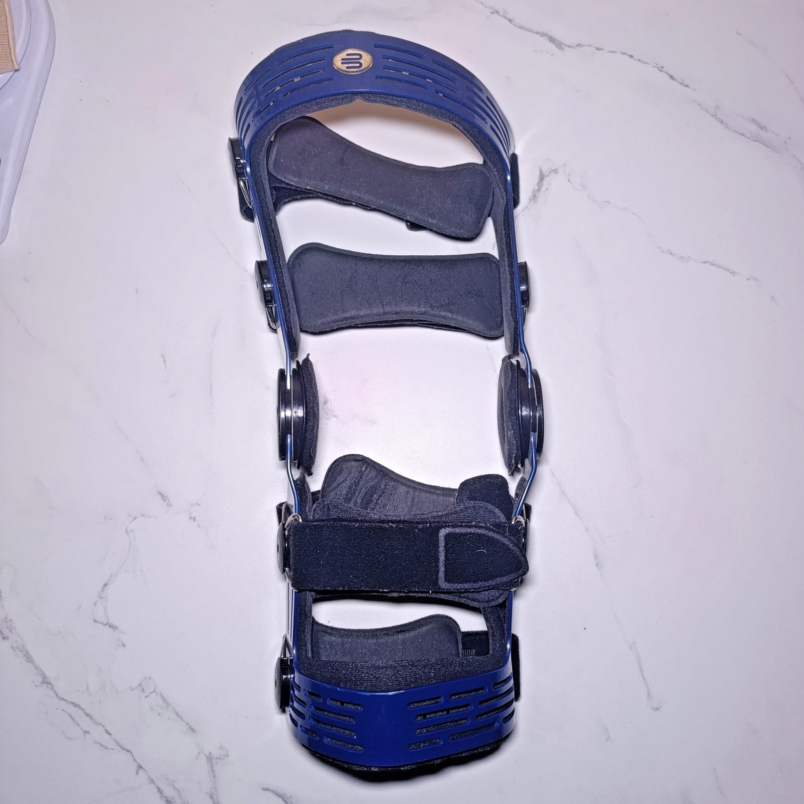 5R size Bauerfeind SecuTec GENU Stabilizing knee orthosis joint relieves Germany