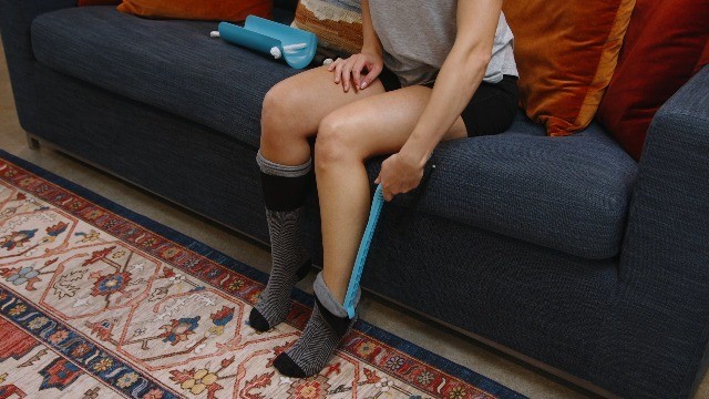 Compression Sock Aid for Easy Removal of Light to Medium Hosiery – Arthritis Fri