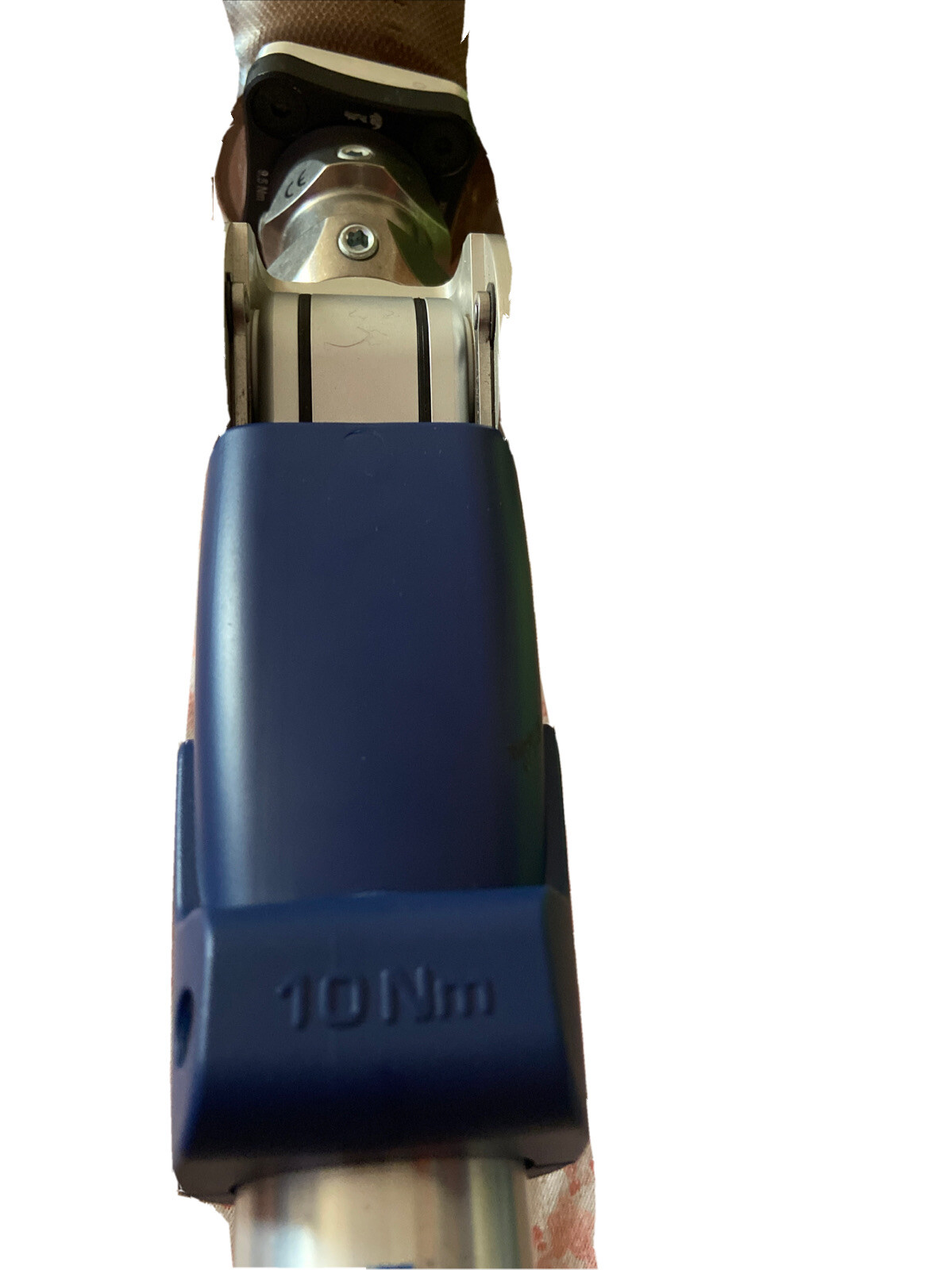 prosthetic leg above knee