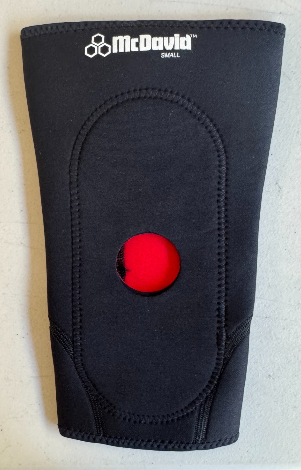 McDavid 404T Deluxe Knee Support w/ Opening (Size S)