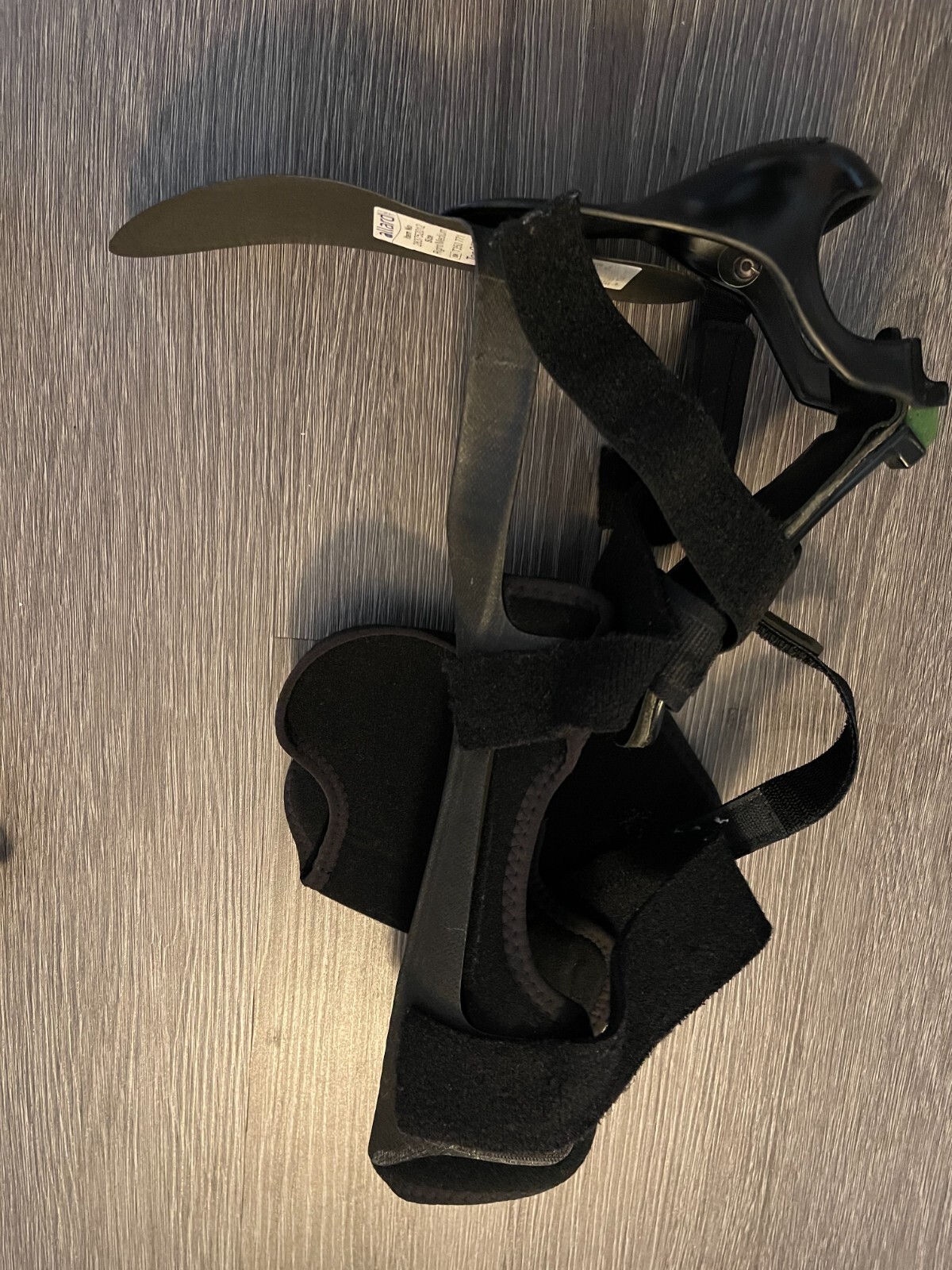 FootDrop brace right w/ two shoes (brace is for right foot ) size 8 1/2 womens