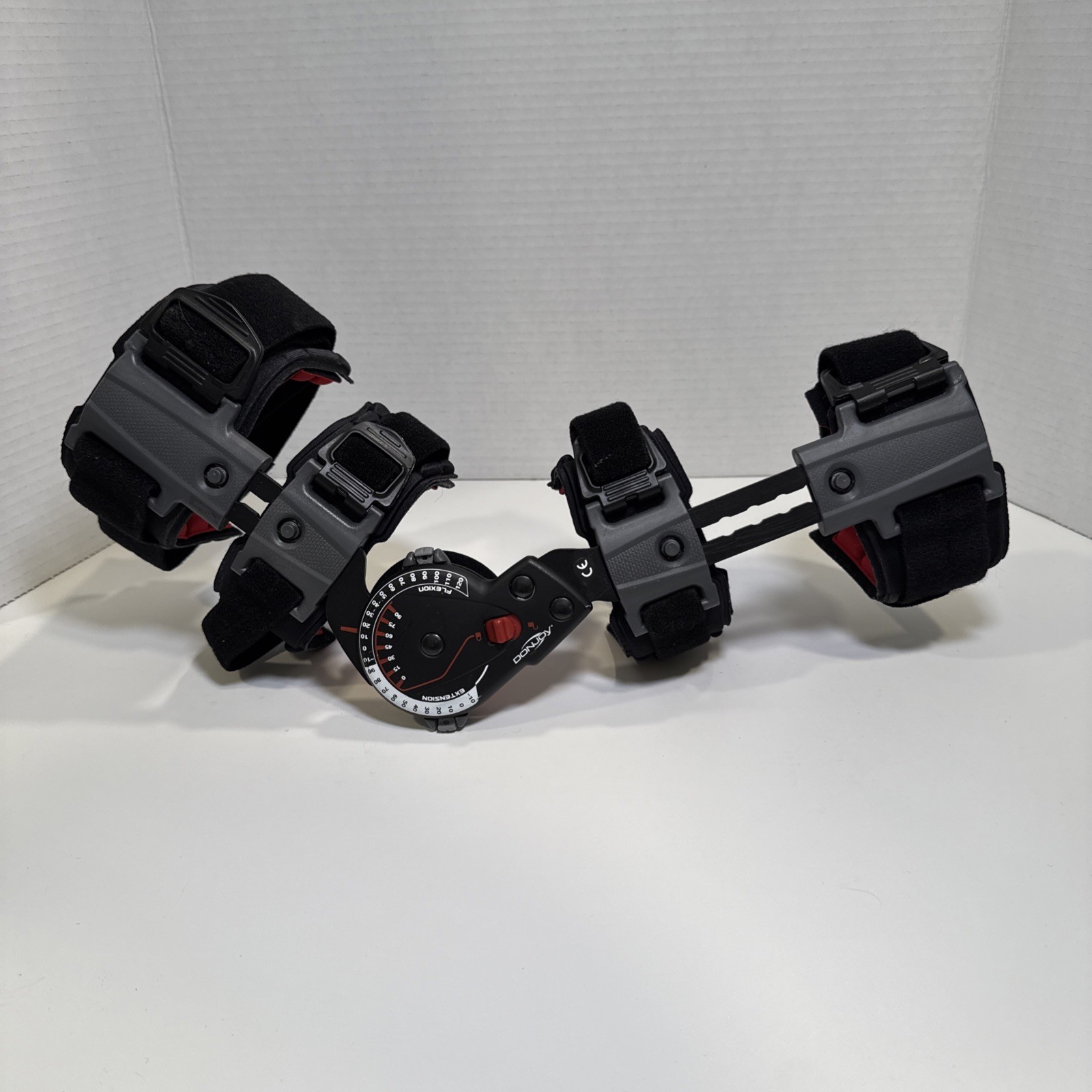 Donjoy X-Act ROM Elbow RIGHT Brace Black and Red Universal Size