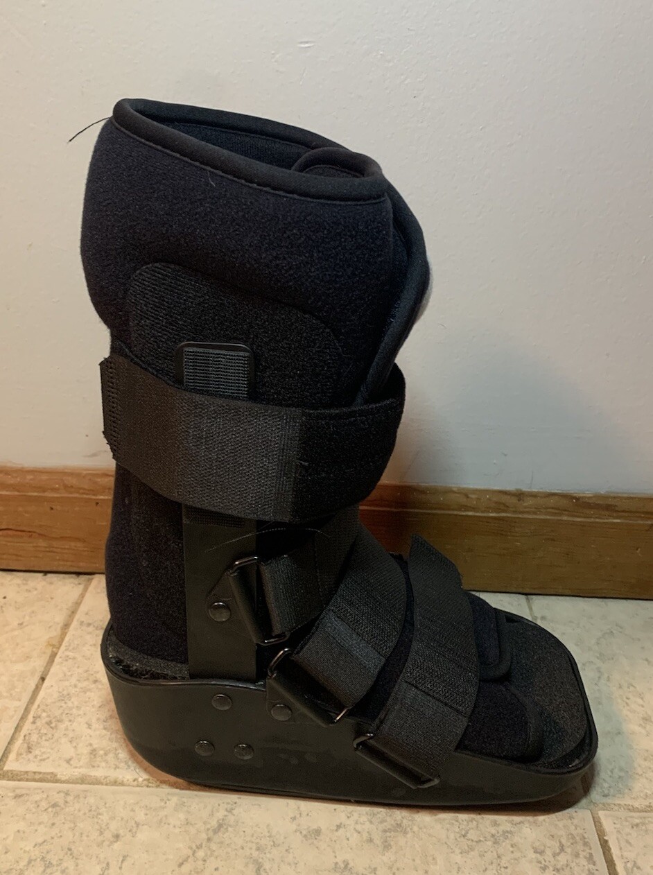 DJO Orthopedic Walking Boot Inflatable Ankle Foot Brace Small Maxtrax