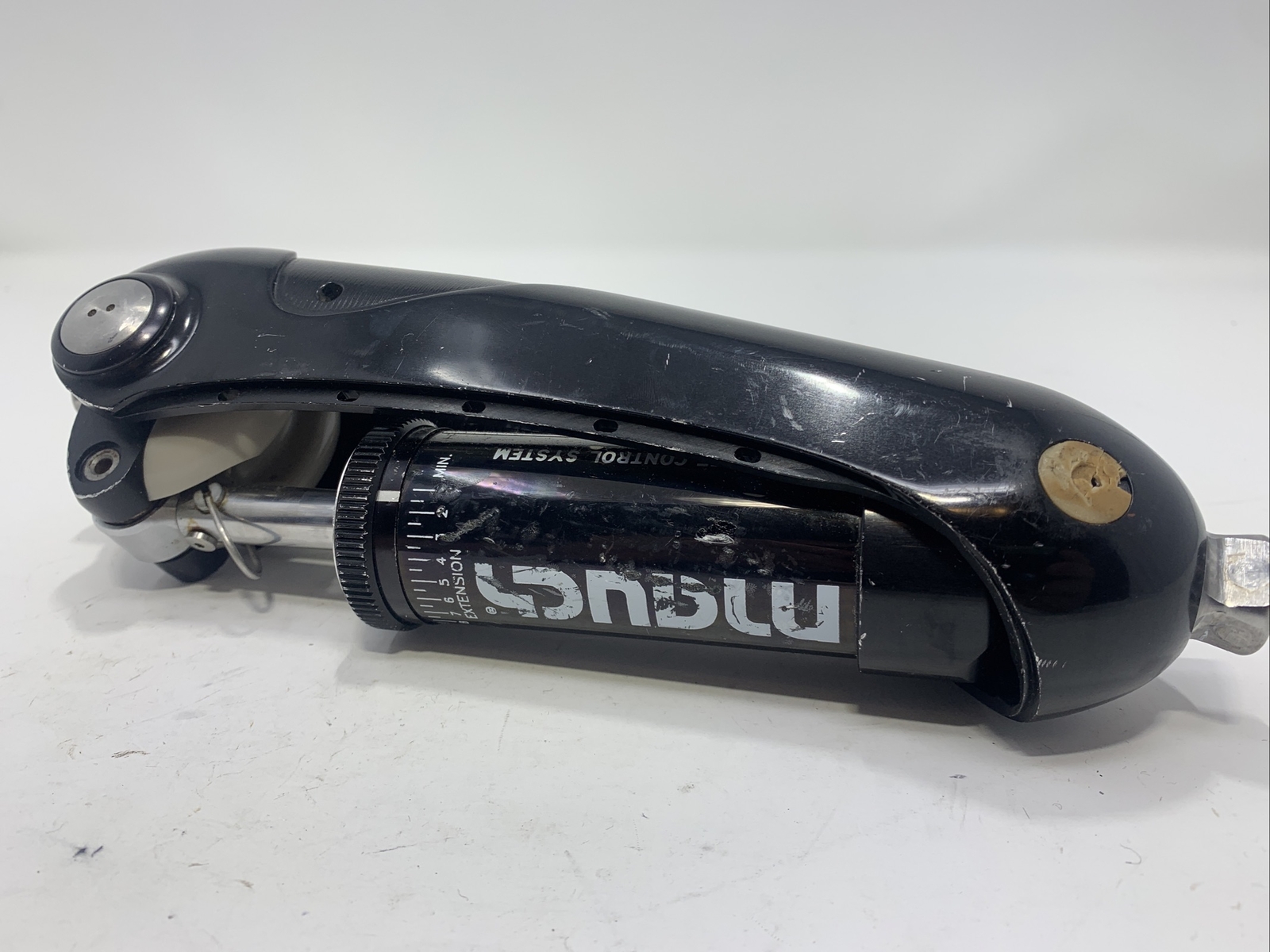 ossur mauch prosthetic knee. mauch knee. READ DESCRIPTION