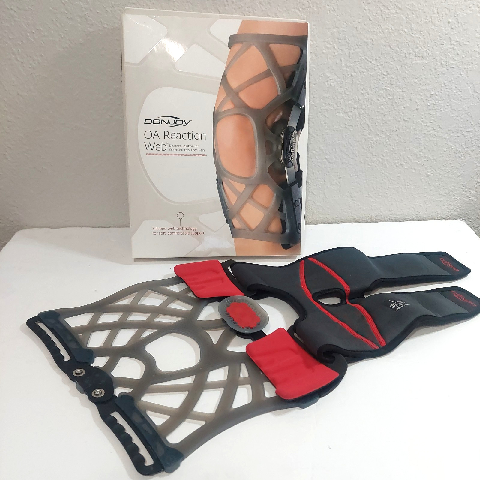 DonJoy Reaction Web Knee Support Brace Large (Medial Right / Lateral Left)