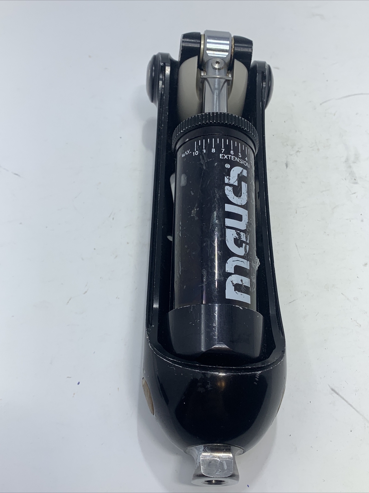 ossur mauch prosthetic knee. mauch knee. READ DESCRIPTION