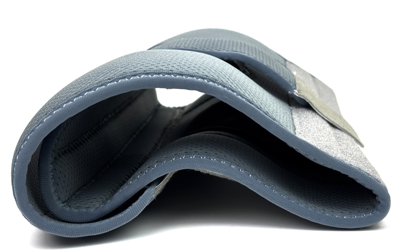 CURAD Performance Series IRONMAN Knee Support Universal Size Sprains Tendonitis