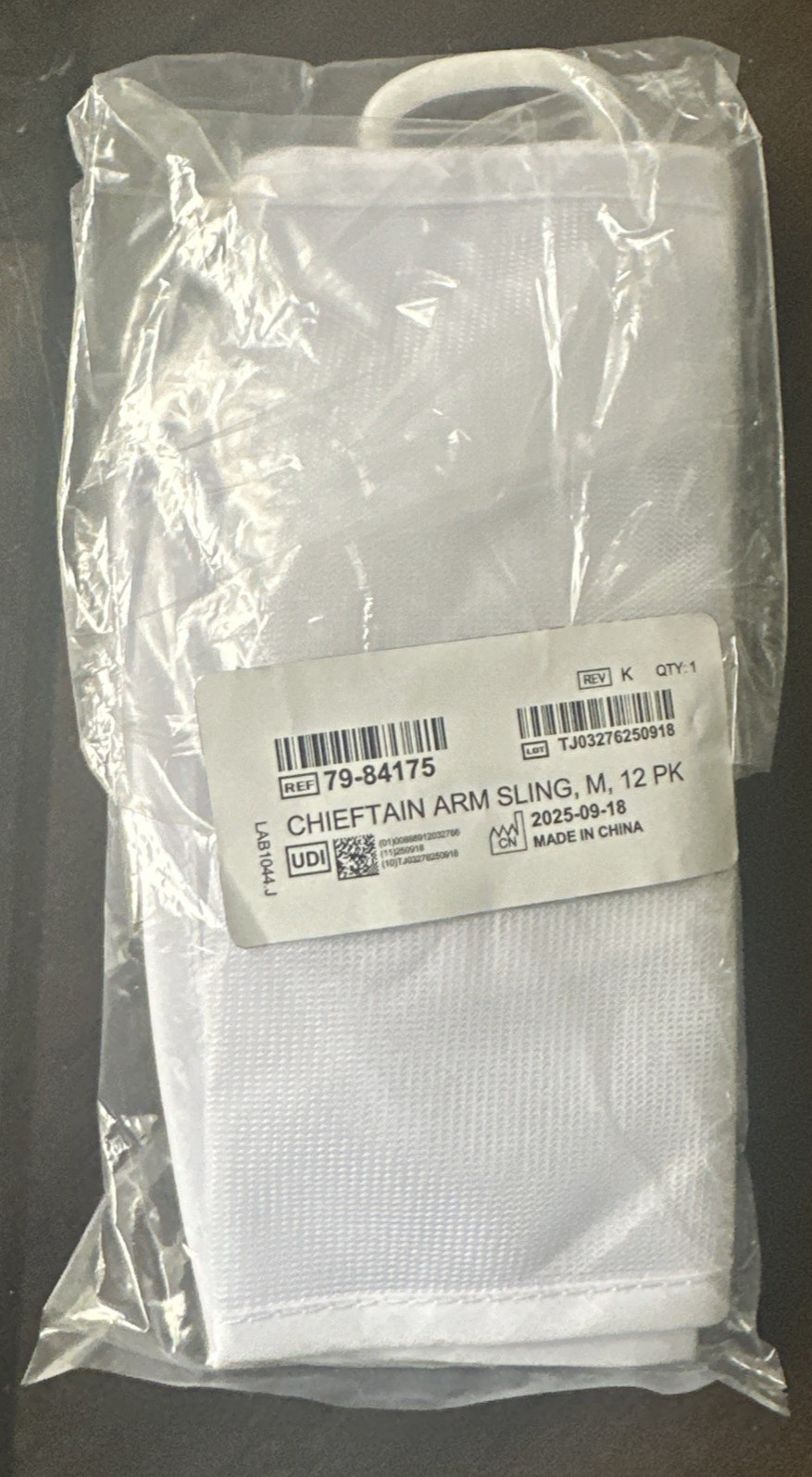 Procare Chieftain Arm Sling- Size M- 79-841757 -White- New/Never Used
