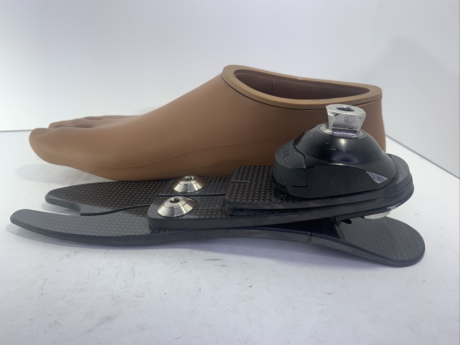 right ossur pro-flex proflex LP prosthetic foot. size 24. category 3.