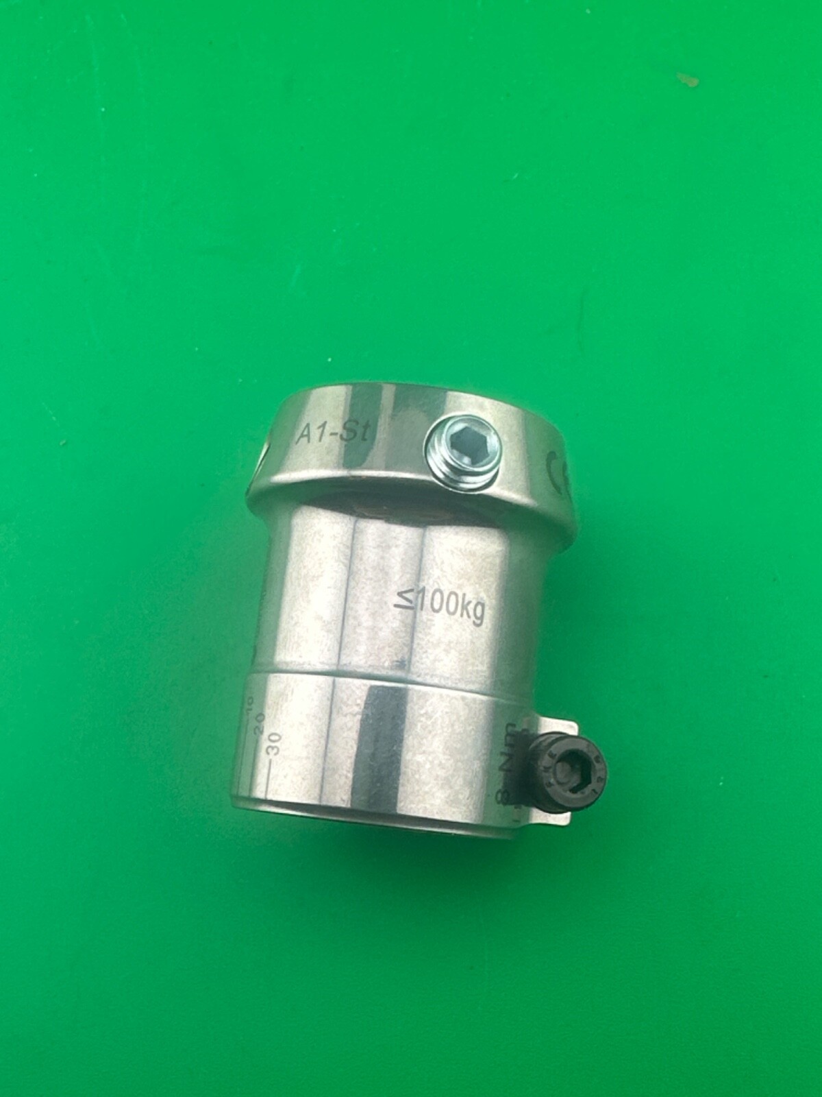 Prosthetic tube clamp tubeclamp. Fits 30mm diameter pylons. Uniprox new