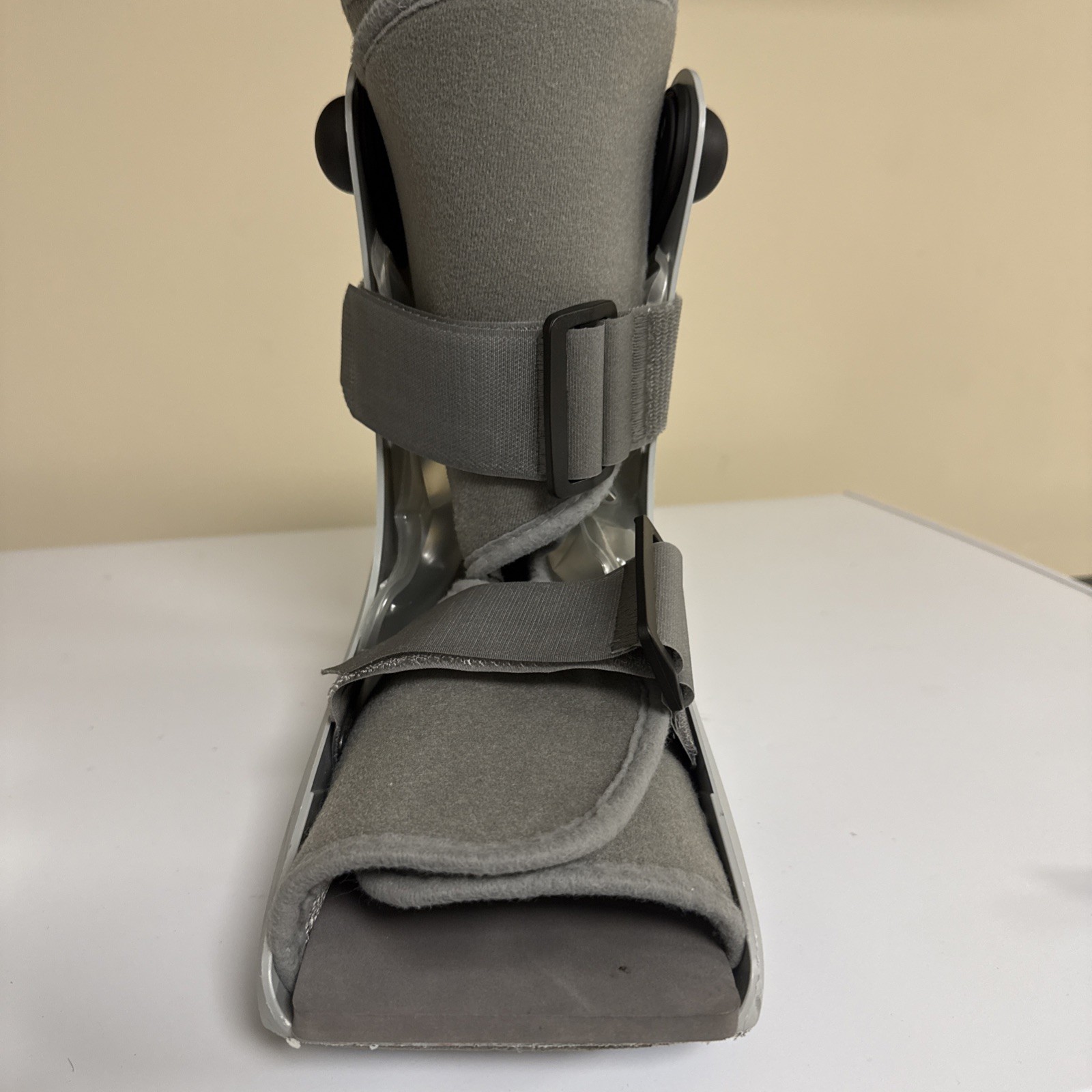 Aircast AirSelect Medium Standard Walker Boot Fracture Recovery Ankle Support