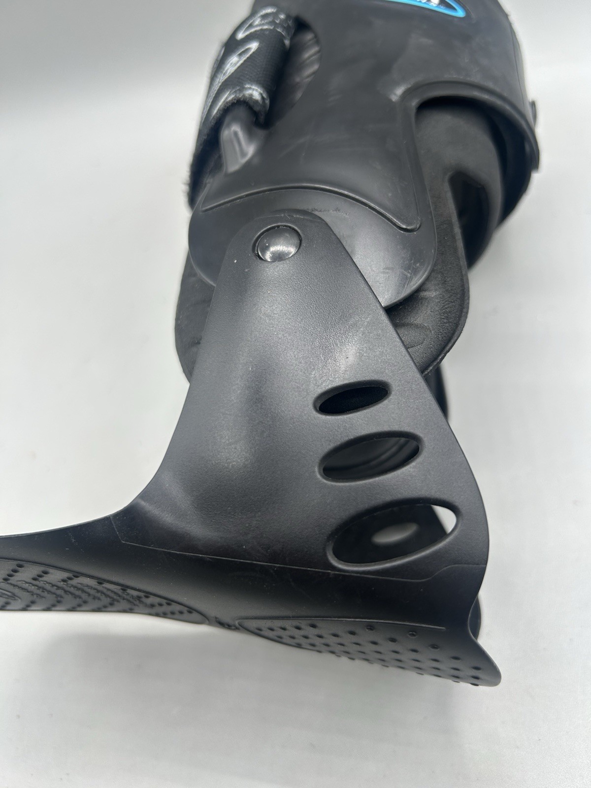 Breg Ultra High-5 Ankle Stabilization Brace Adjustable Black Size M