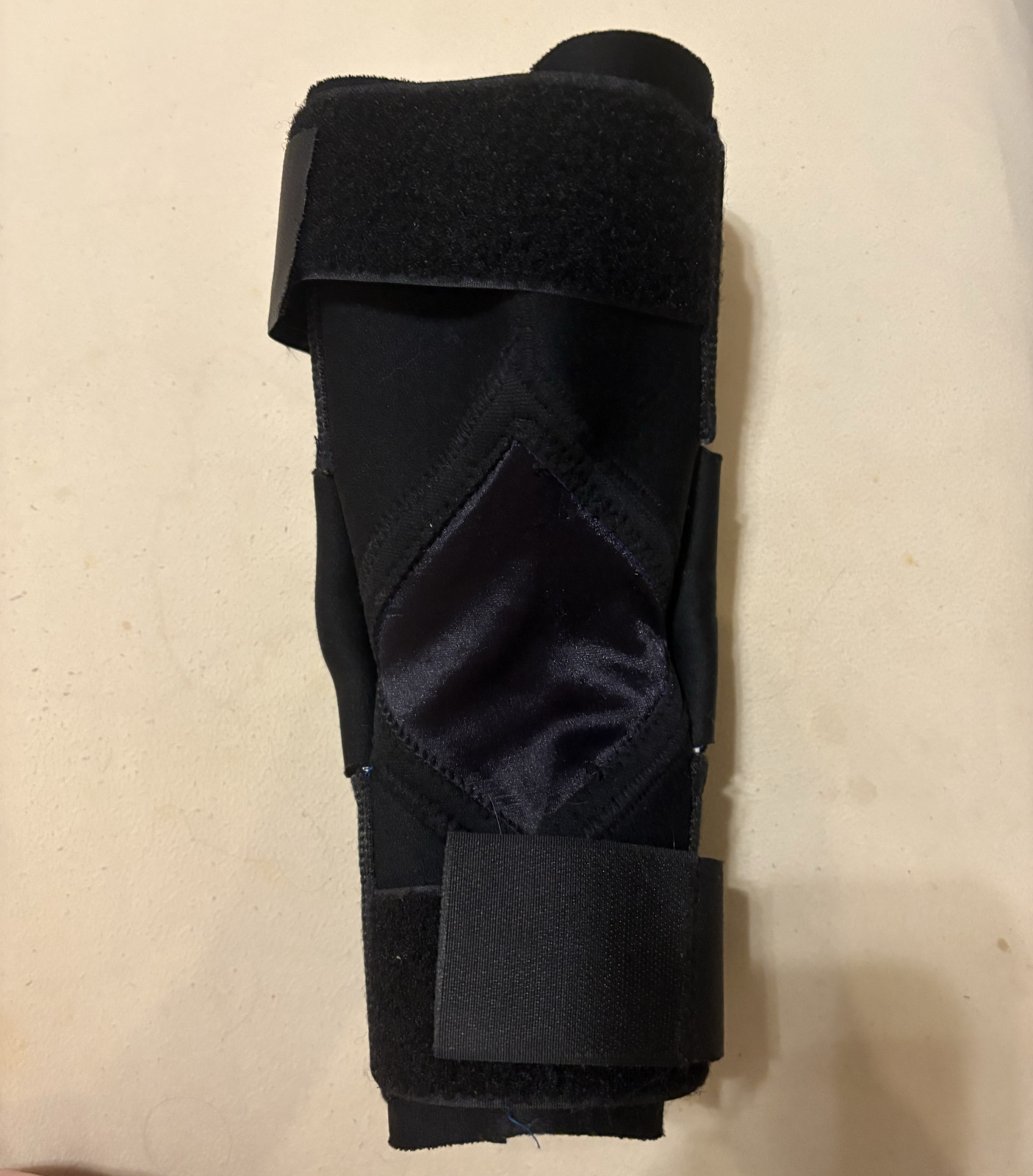 Shock Treatment Adjustable Support Hinged Wraparound Knee Brace
