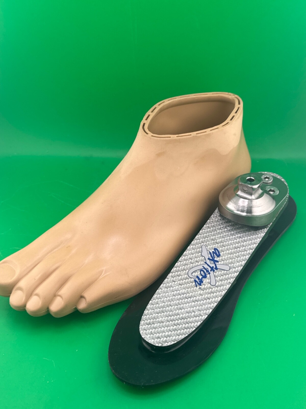 Otto Bock 1E56 Axtion Prosthetic foot. size 27. Category 3. Good cond. left