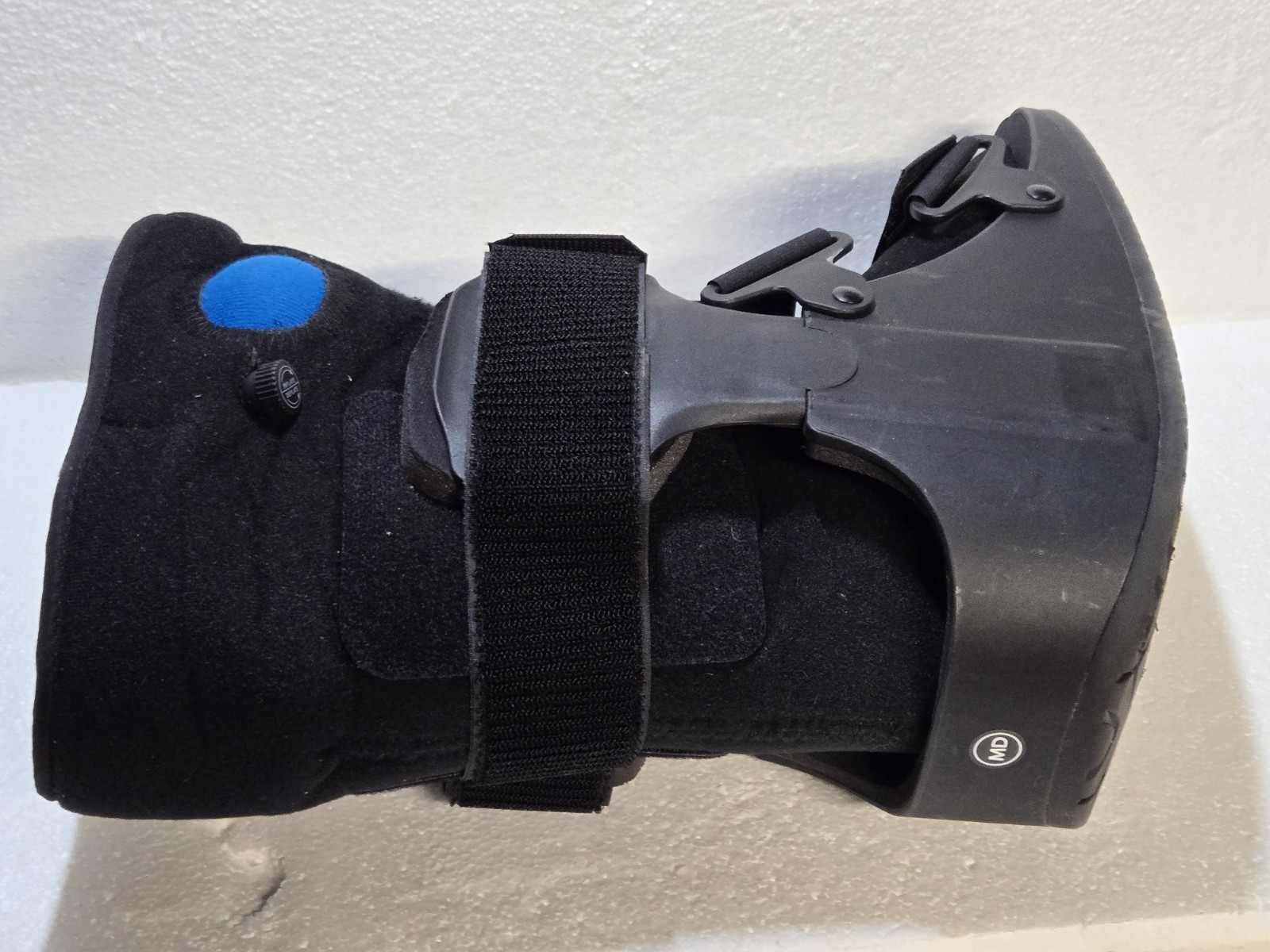 United Ortho Short Air Cam Walker Fracture Boot Medium Black