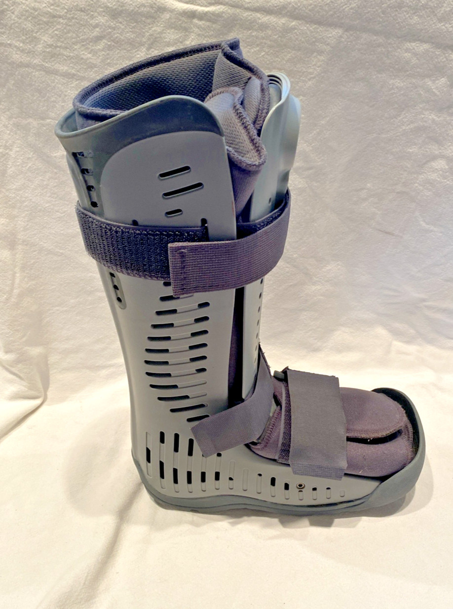 OSSUR – REBOUND AIR WALKER LOW TOP BOOT – SIZE SMALL