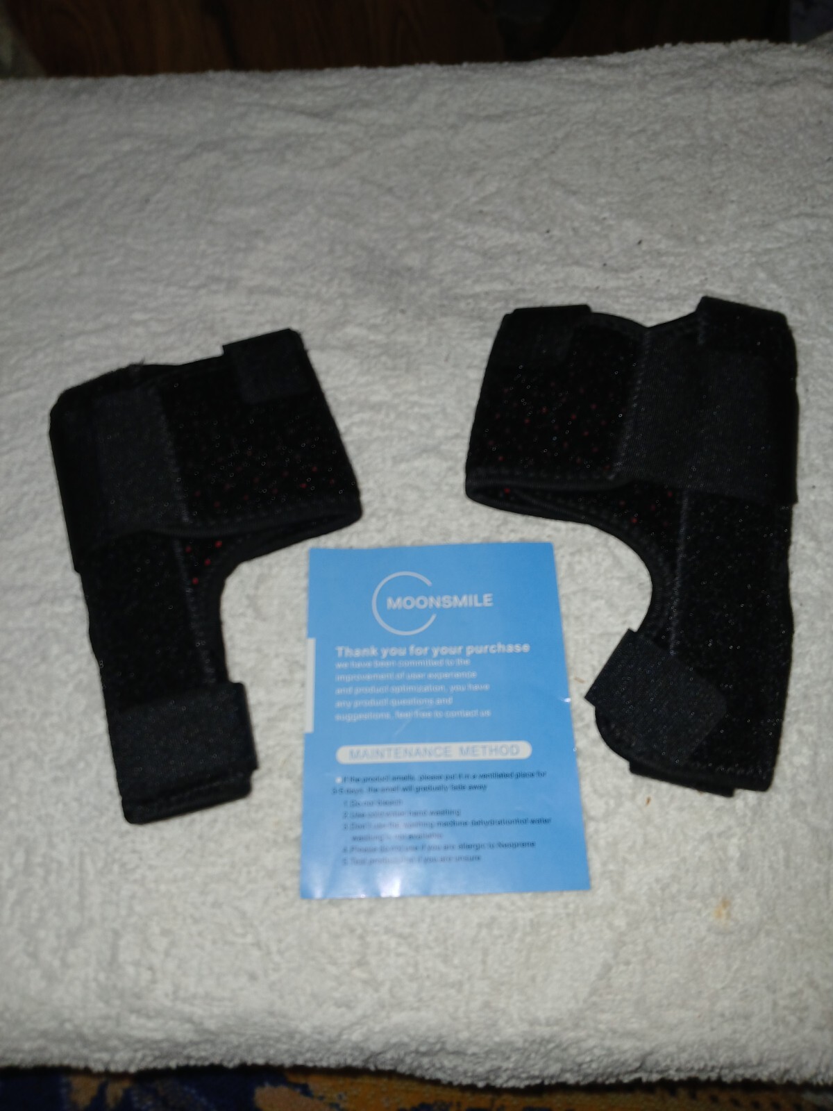 ** MOONSMILE ** ‘ BUNION SPLINTS – BLACK ‘ ONE PAIR