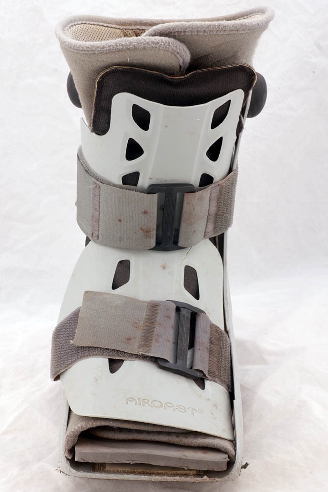 Aircast SP Short Pneumatic Walking Boot – Medium Foot & Ankle Recovery Boot