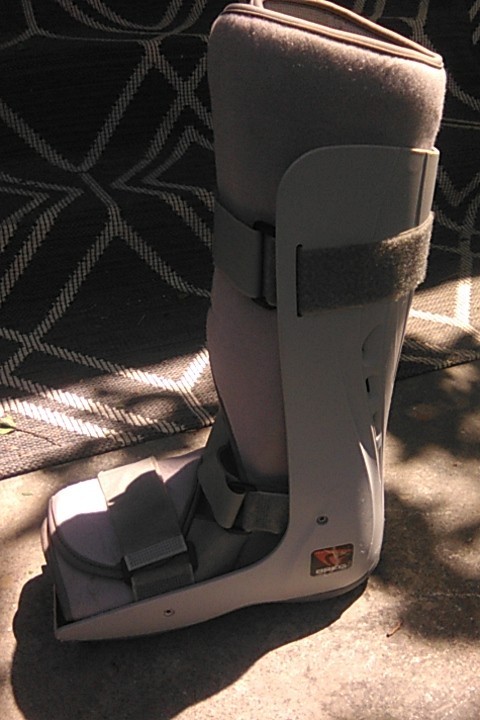 Breg Walker Genesis Full Shell ankle boot Tall Built-in Pump sz LG w/mobility