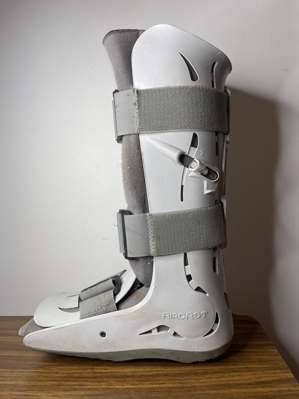 Aircast FP Walker Walking Boot Size Medium 01F-M – No Pump Used