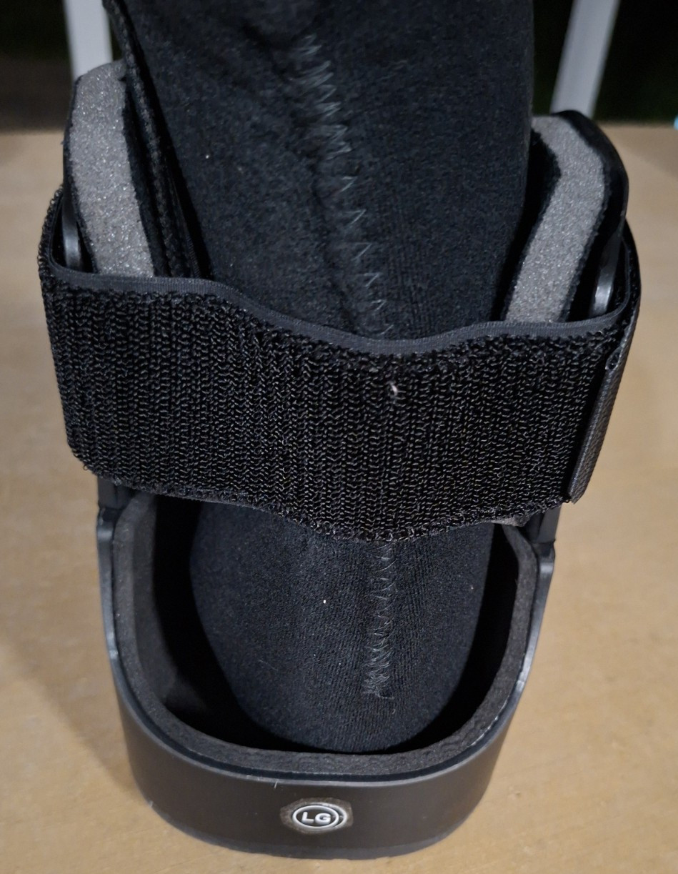 United Ortho Short Cam Walker Fracture Boot ankle stabilizer Black Large NEW