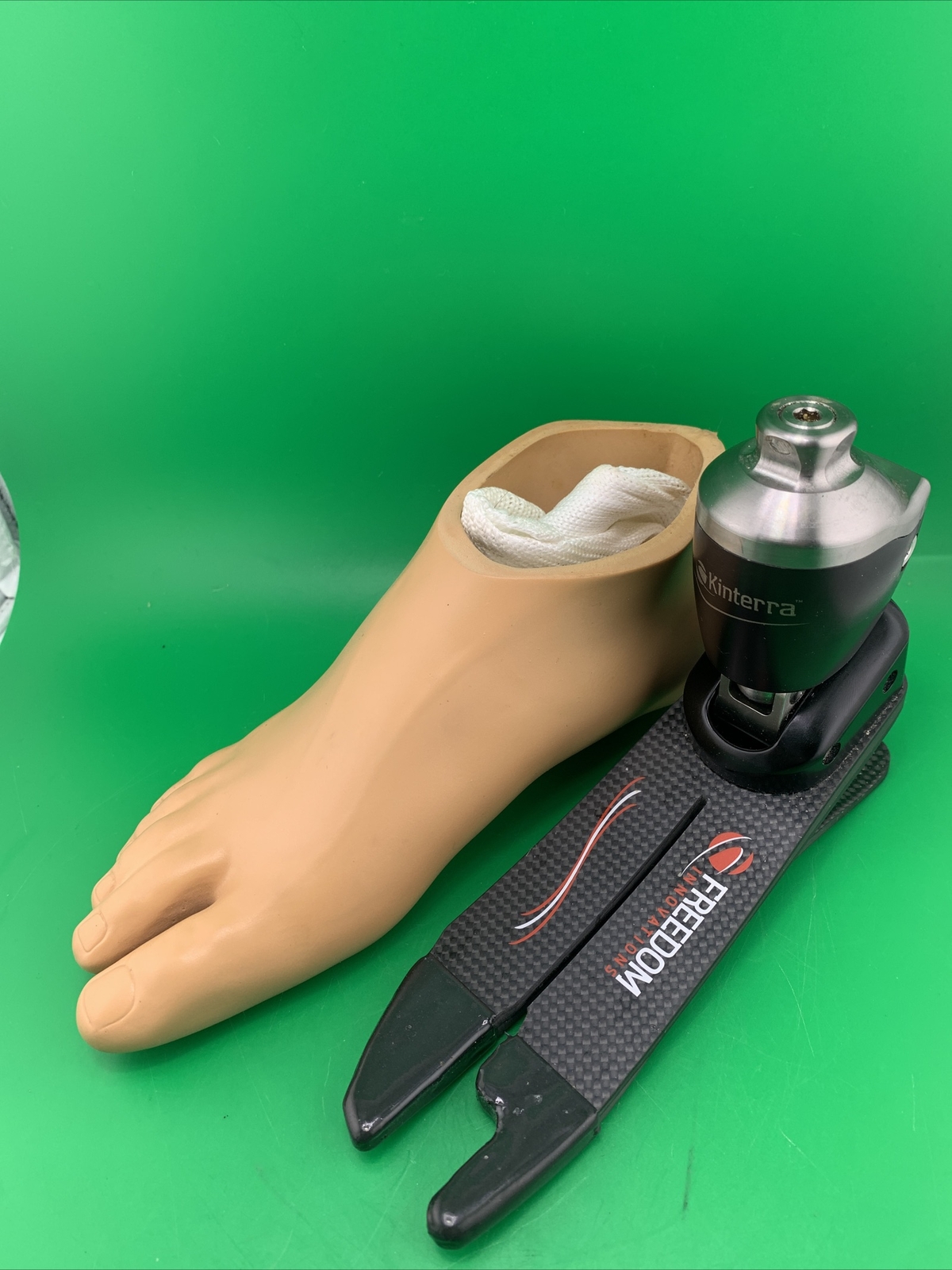 kinterra hydraulic ankle prosthetic foot. Right. Size 23. Category 3.
