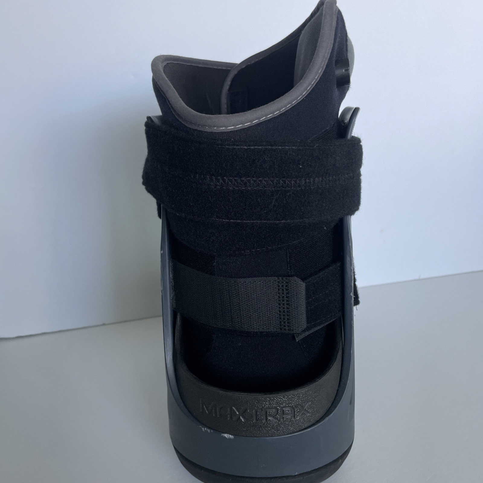 MAXTRAX Donjoy Orthopedic Black Walking Boot Size L, Pre-owned
