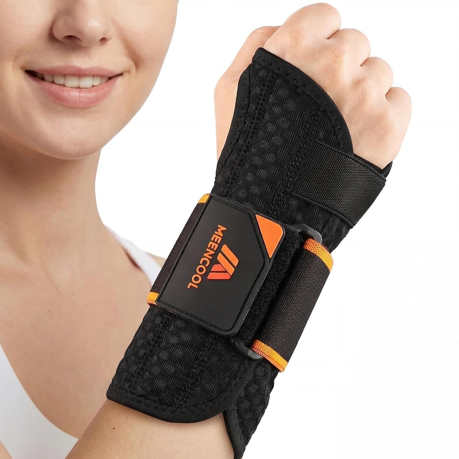MEENCOOL Carpal Tunnel Wrist Brace Right Hand, Adjustable Night Wrist Splint M