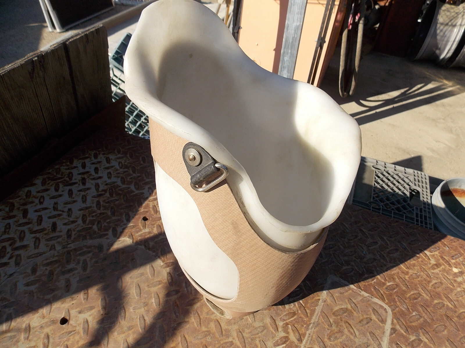 prosthetic leg socket INSIDE 6 3/4 wide at widest INSIDE 11 5/8 tall at tallest