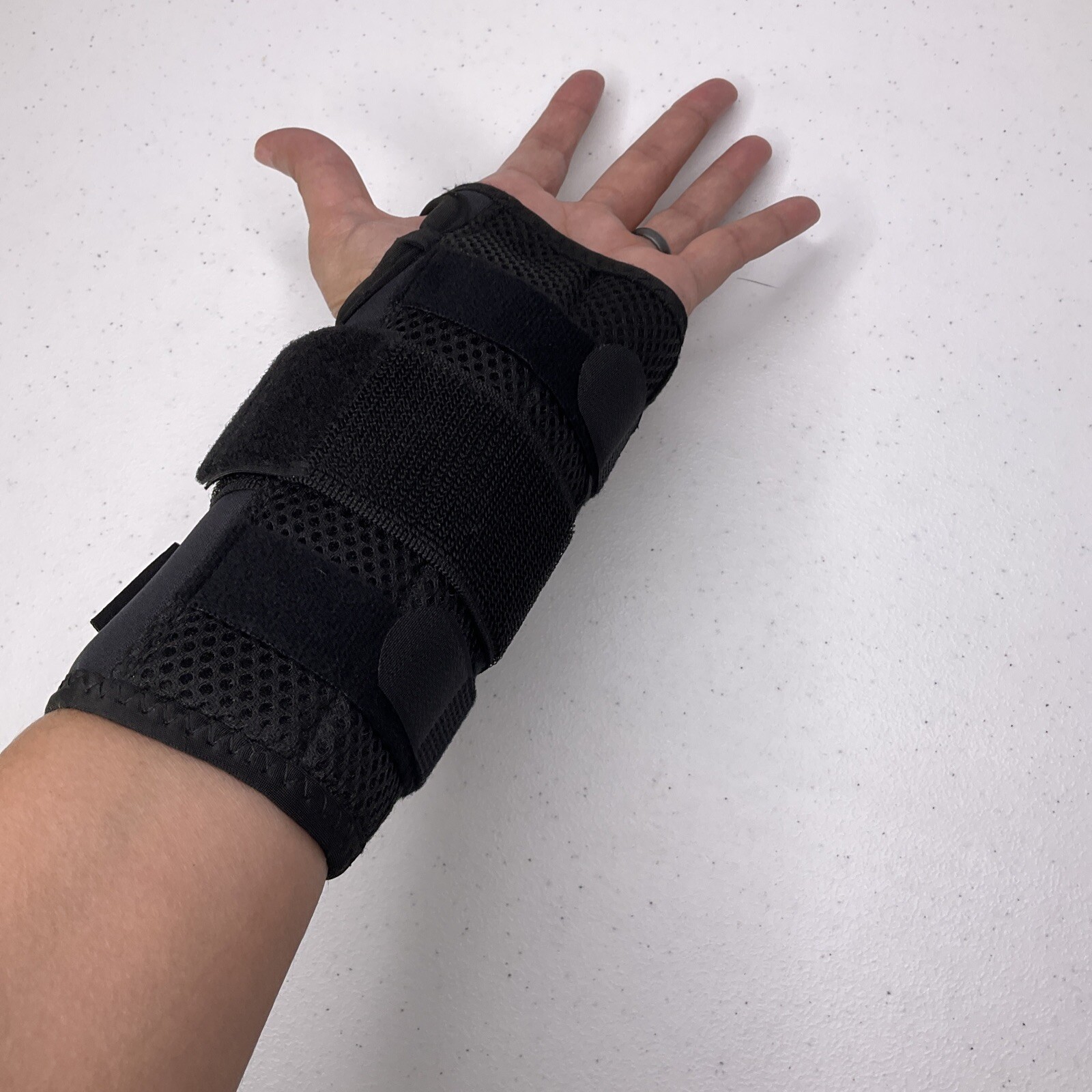 Carpal Tunnel Wrist Brace Unisex Wrist Splint for Left Hand L/Xl